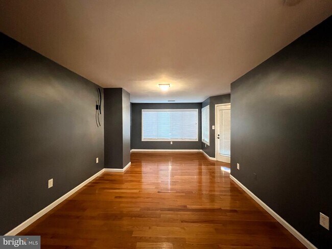 Building Photo - 9916 Hellingly Pl