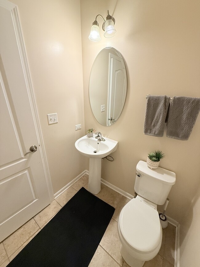 Building Photo - 2572 Retreat Cir