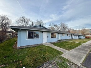 Building Photo - NEWLY REMODELED 2 Bed/1 Bath Apartment in Clarkston WA