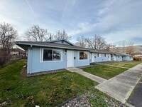 Building Photo - NEWLY REMODELED 2 Bed/1 Bath Apartment in Clarkston WA