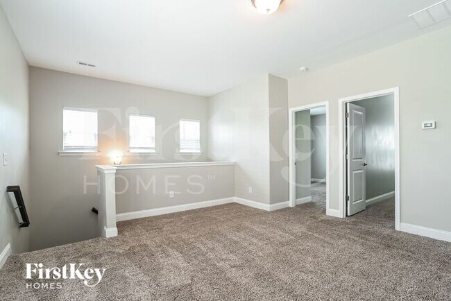 Building Photo - 112 Keats Aly
