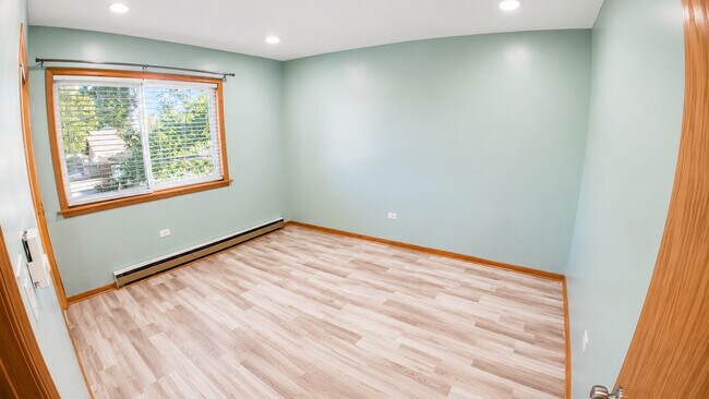 Building Photo - 1130 Dunlop Ave
