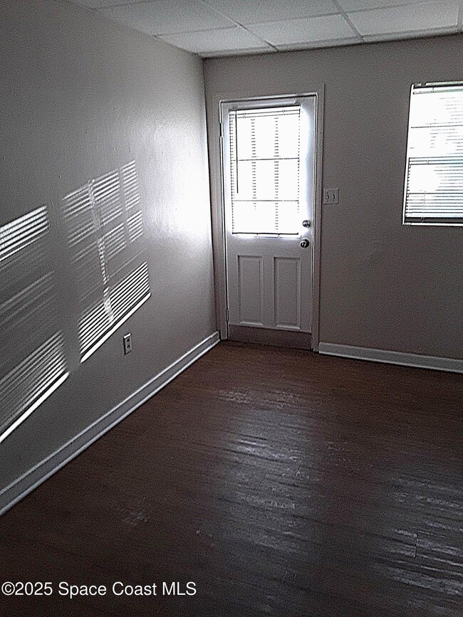 Building Photo - 120 Laurel Oak St