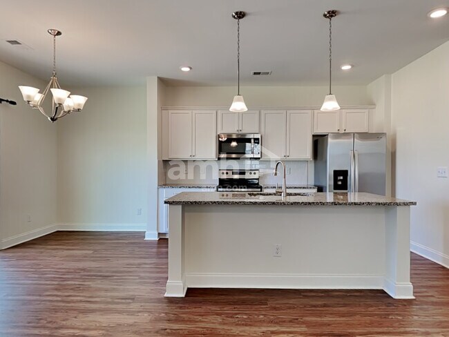 Building Photo - 317 Azore Way