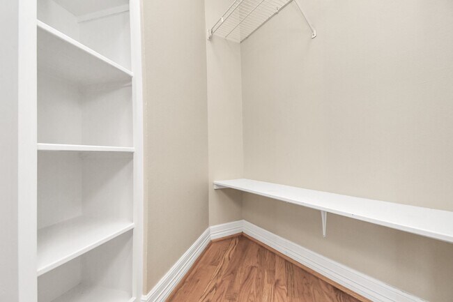 Building Photo - 2111 Welch St