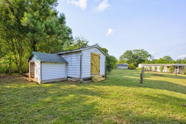 Building Photo - 611 Holston Creek Church Rd