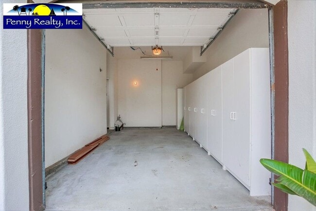 Building Photo - Stunning 4 Bedroom 3.5 Bath Home in the Co...