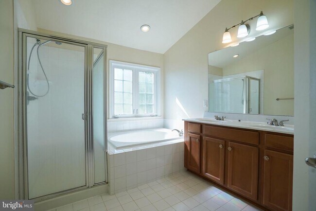 Building Photo - 5685 Faircloth Ct