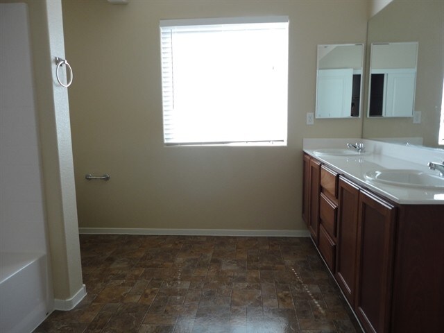 Building Photo - 6215 Van Eps Ct