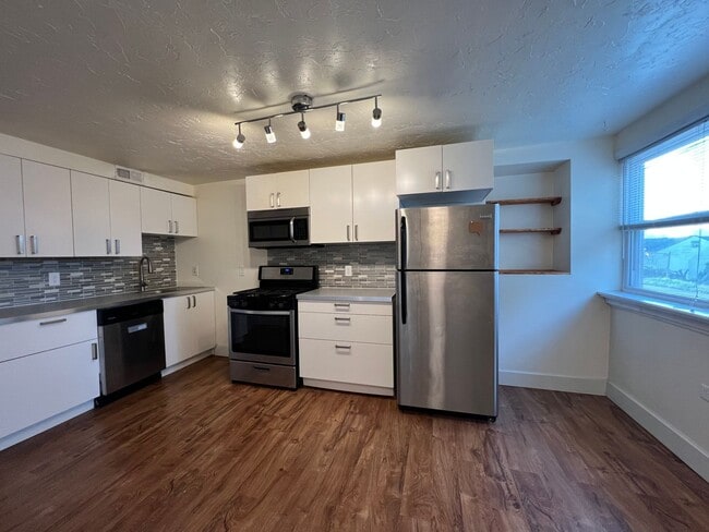 Primary Photo - 3BR house in Southside Slopes