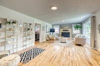 Building Photo - 2501 N Kimball St