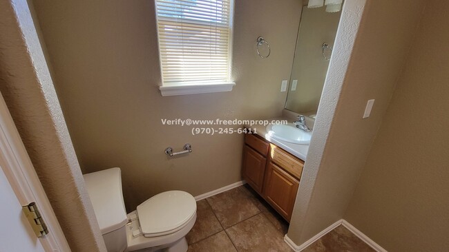Building Photo - Nice size home near Canyon View Park - 4 b...