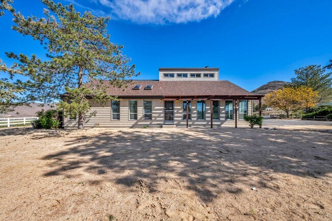 Building Photo - 25 El Caballo Trail