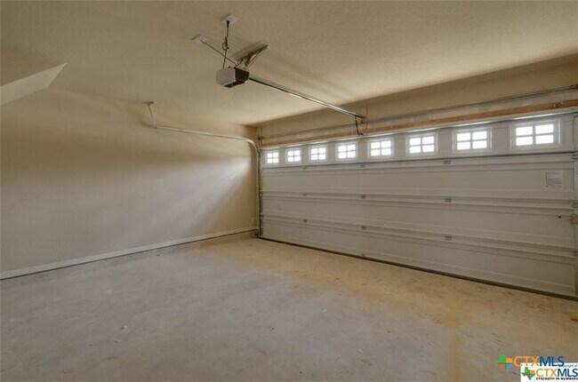 Building Photo - 271 Limestone Creek