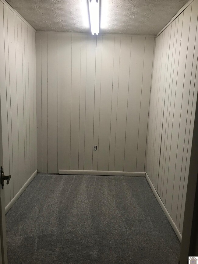 Building Photo - 1075 Friedman Ln