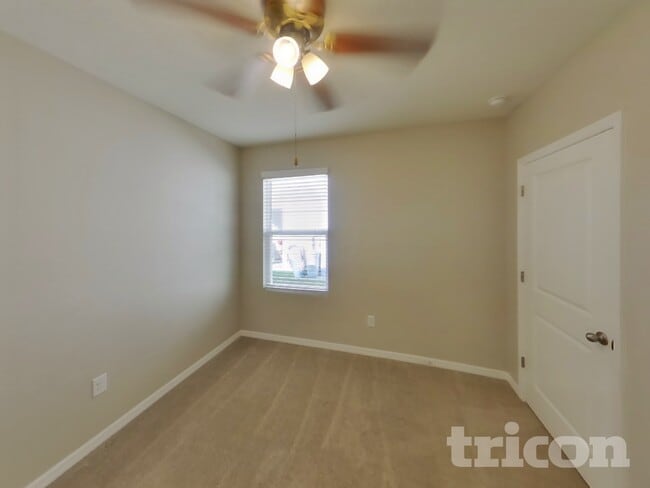 Building Photo - 6632 Seaway Dr