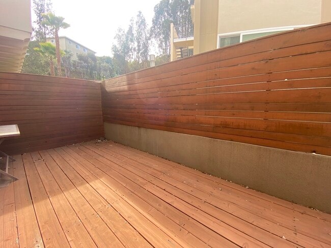 Building Photo - 2149 Carlmont Dr