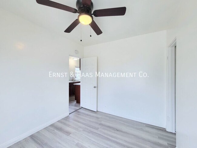 Building Photo - Charming 1+ Bedroom California Bungalow home!