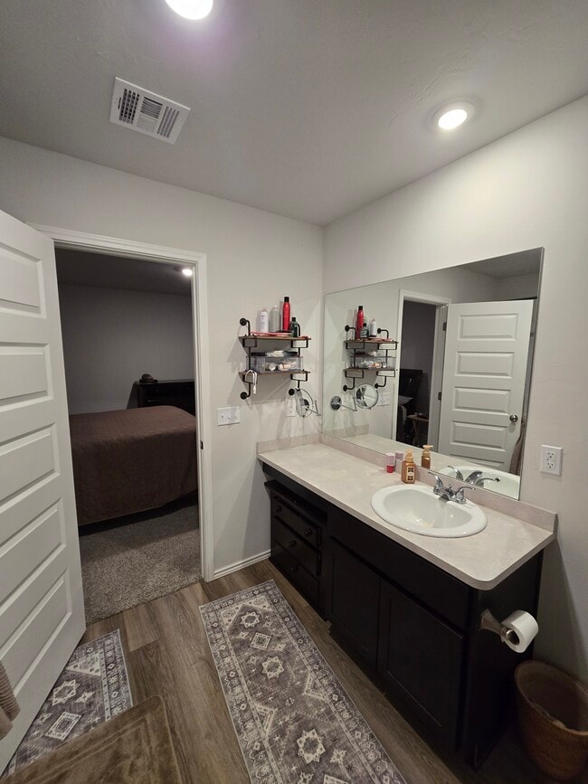 Building Photo - 1401 Madison Ave