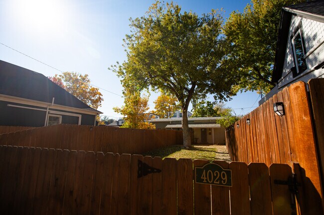 Front yard - 4029 Wyandot St