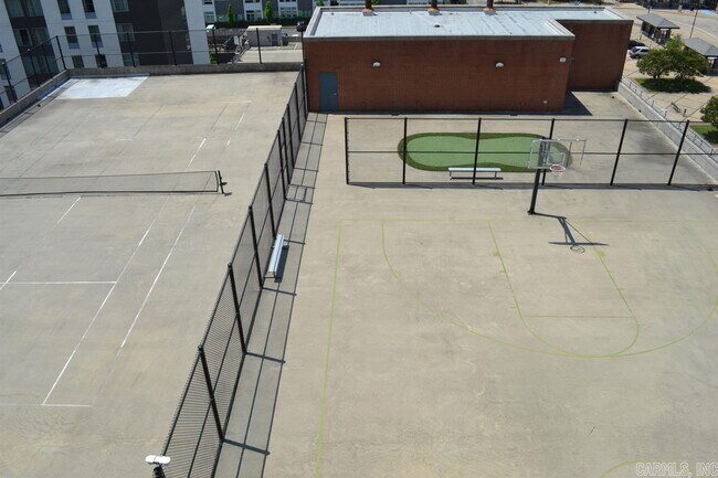 Building Photo - 315 Rock St