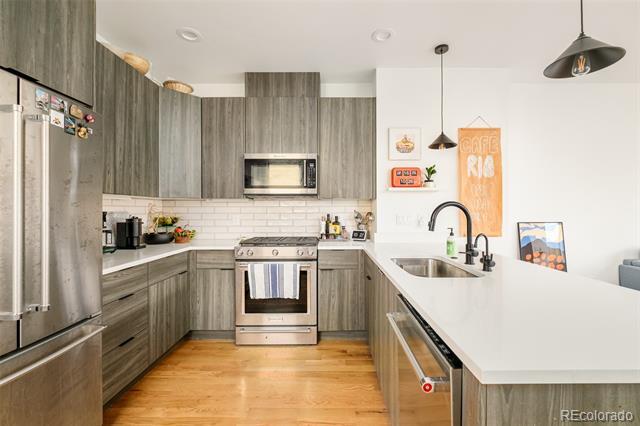 Building Photo - 1569 Utica St