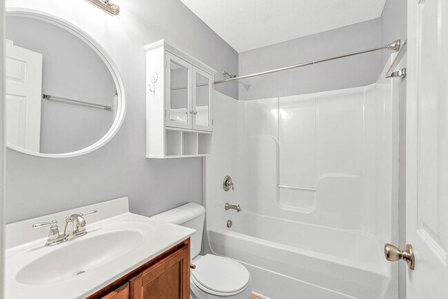 Building Photo - 174 Live Oak Dr