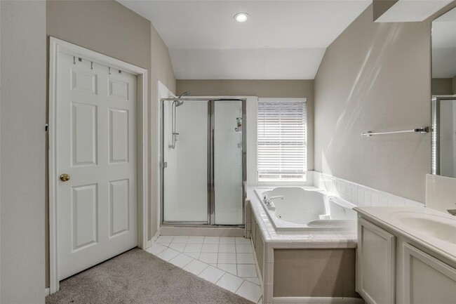 Building Photo - 1230 Wildewood Ct