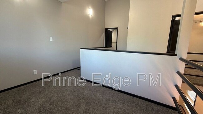 Building Photo - 1821 Ridgehaven Ct