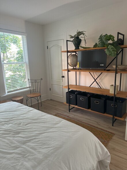 Bedroom - 1819 N Hubbard St