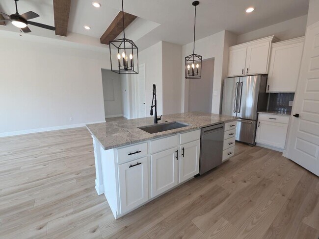 Building Photo - 17813 Clairess Ln