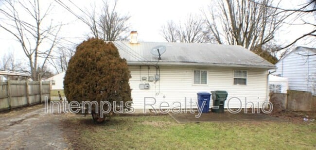 Building Photo - 967 Duxberry Ave