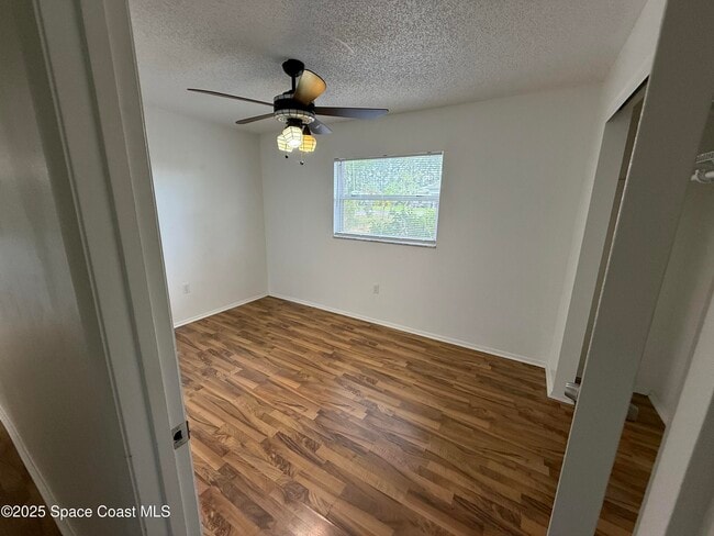 Building Photo - 5425 Country Ln