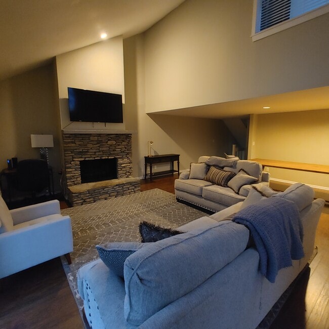 Building Photo - 14200 Harbour Pl