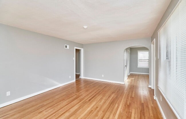 Building Photo - 7361 Melrose Ave