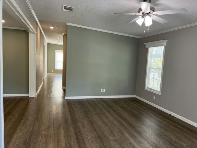 Building Photo - 3150 NE 36th Ave