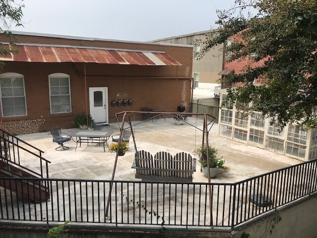 Back Patio - 1512 Walnut St