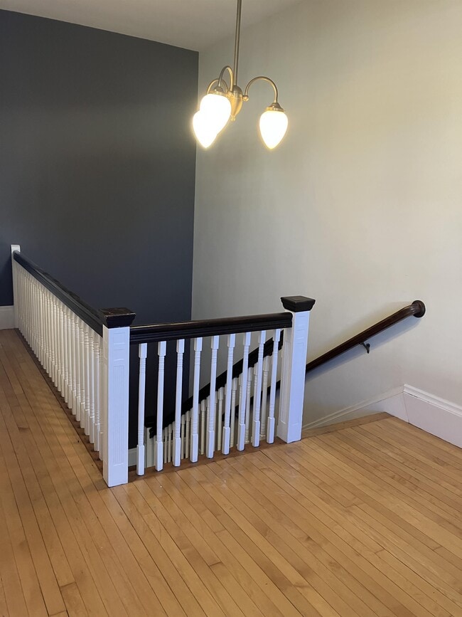 Building Photo - 322 Spring St