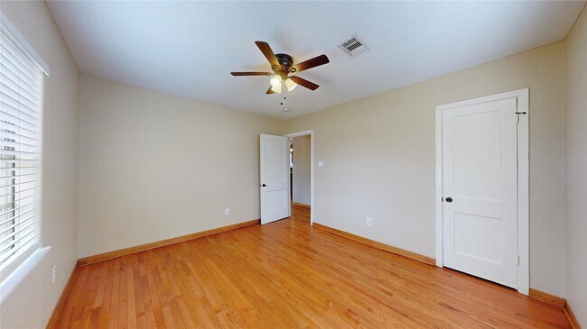 Building Photo - 407 Arizona St