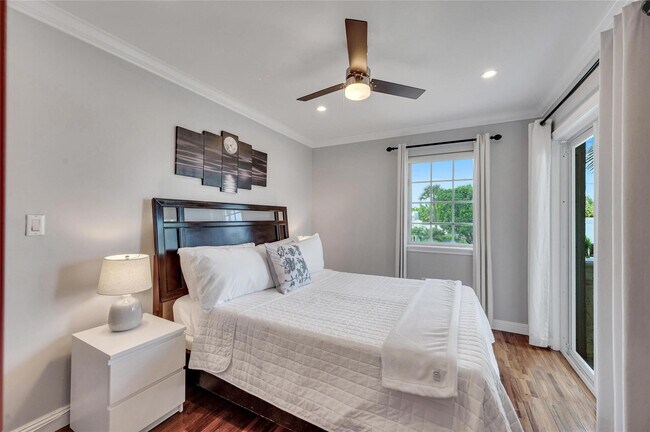 Building Photo - 3316 NE 16th St