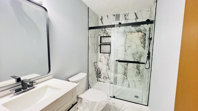 Building Photo - 431 S Village Ct