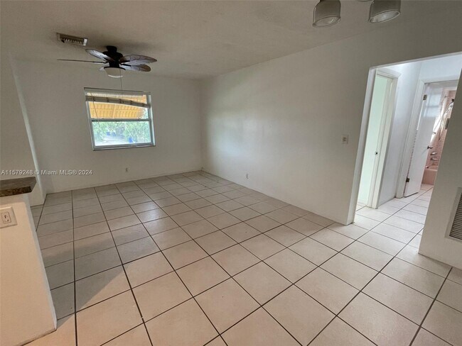 Building Photo - 1702 McKinley St