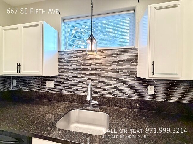 Building Photo - 667 SE Fifth Ave-