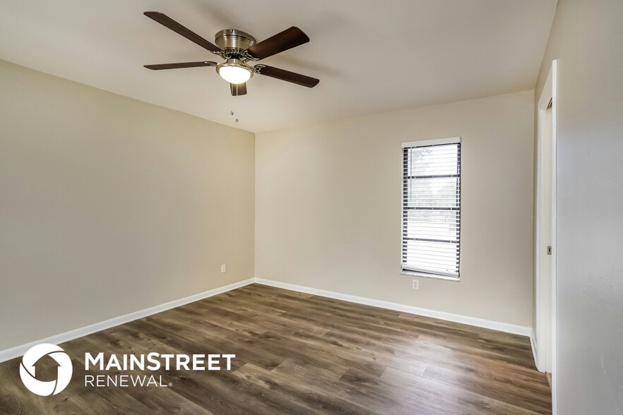 Building Photo - 2216 SE 6th Ln