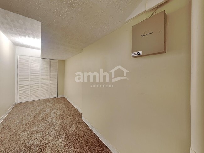 Building Photo - 2717 Oak Meadow Ln