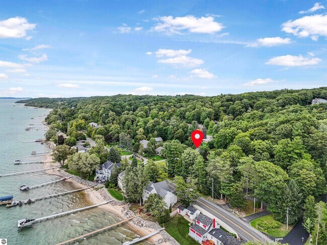 Building Photo - 7320 Peninsula Dr