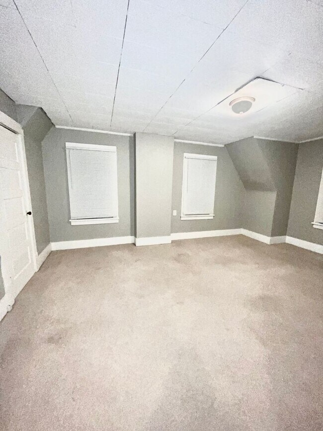 Building Photo - Beautiful 2 Bedroom Apartment!!!