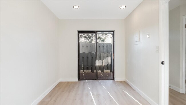 Building Photo - 4979 NW 82nd Ave