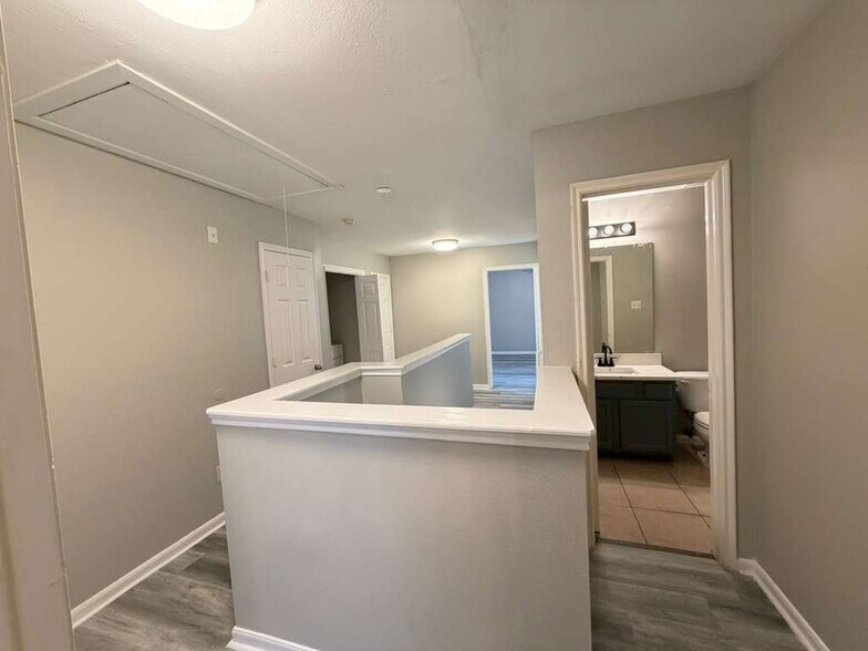 Building Photo - 6427 Waldron Dr