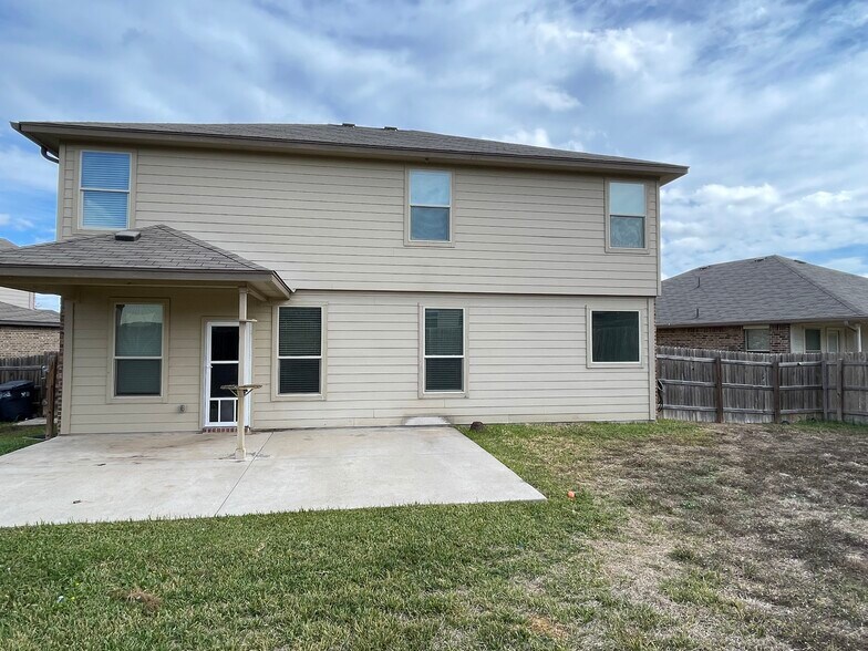 Building Photo - 11133 Gainer Dr